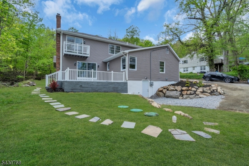 385 Maxim Dr Property Photo 40