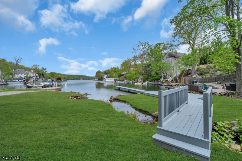 385 Maxim Dr Property Photo 46