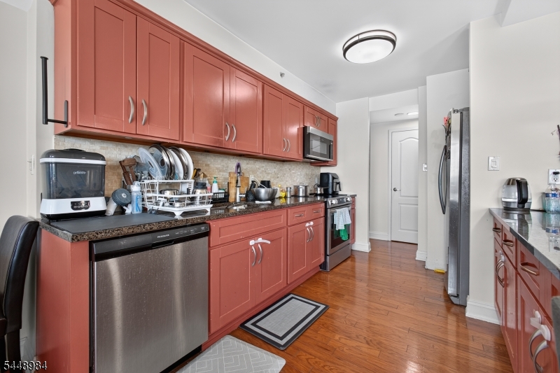 60 Parkway Dr 10c Property Photo 10