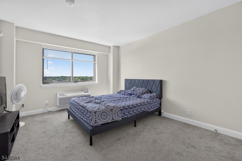 60 Parkway Dr 10c Property Photo 11