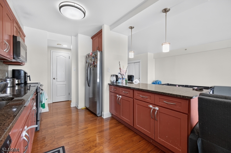 60 Parkway Dr 10c Property Photo 13
