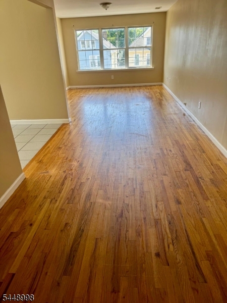 1073 Bond St Property Photo 3