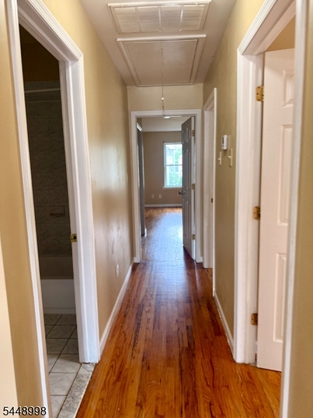 1073 Bond St Property Photo 8