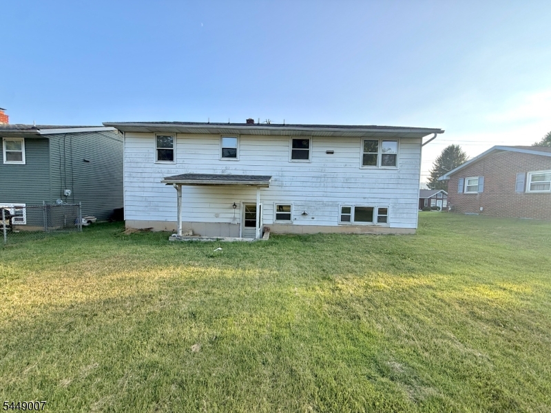 1085 Grand St Property Photo 3