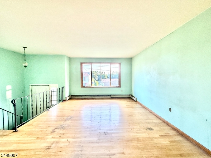 1085 Grand St Property Photo 15
