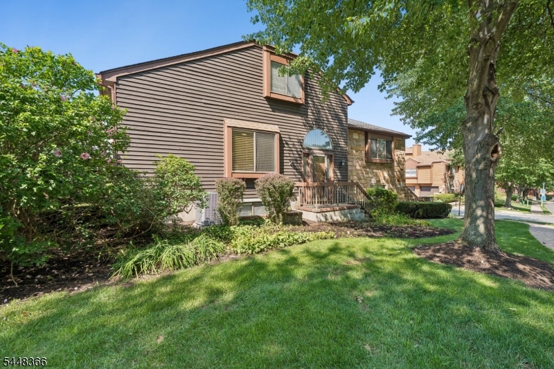 61 Hickory Hill Ct Property Photo 2