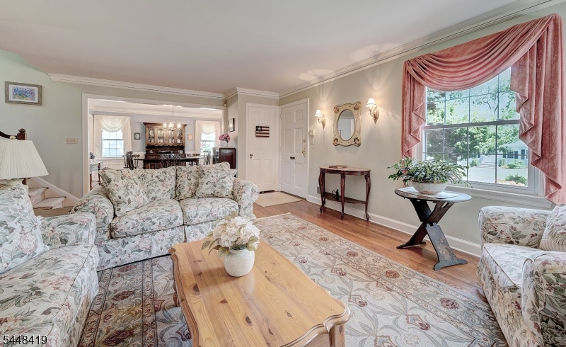5 Birdseye Gln Property Photo 3