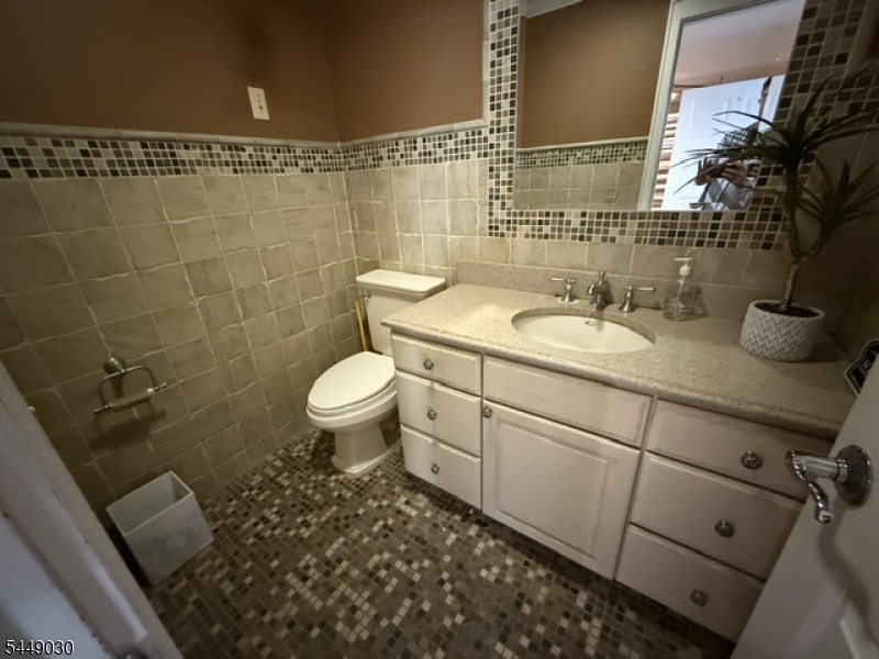 47 Us Highway 46 Property Photo 10