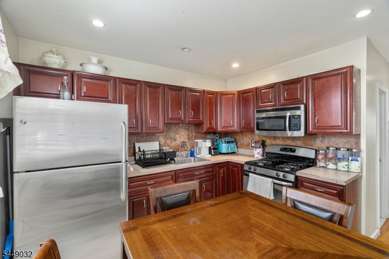 1115 22nd St Property Photo 5