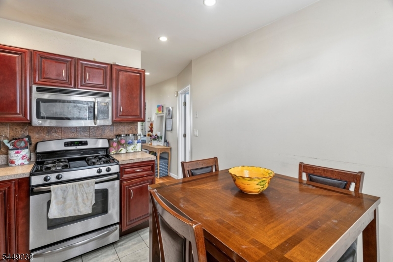 1115 22nd St Property Photo 6