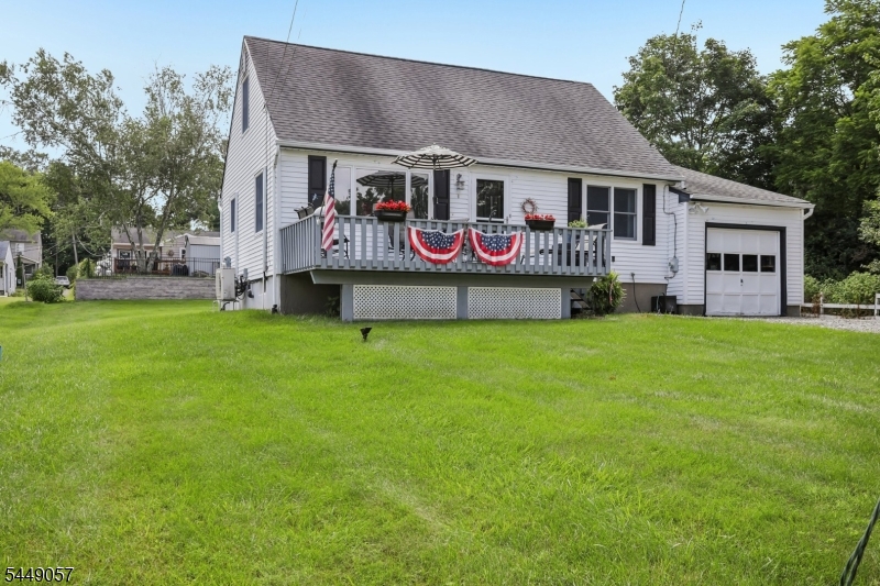8 Windsor Rd Property Photo 2