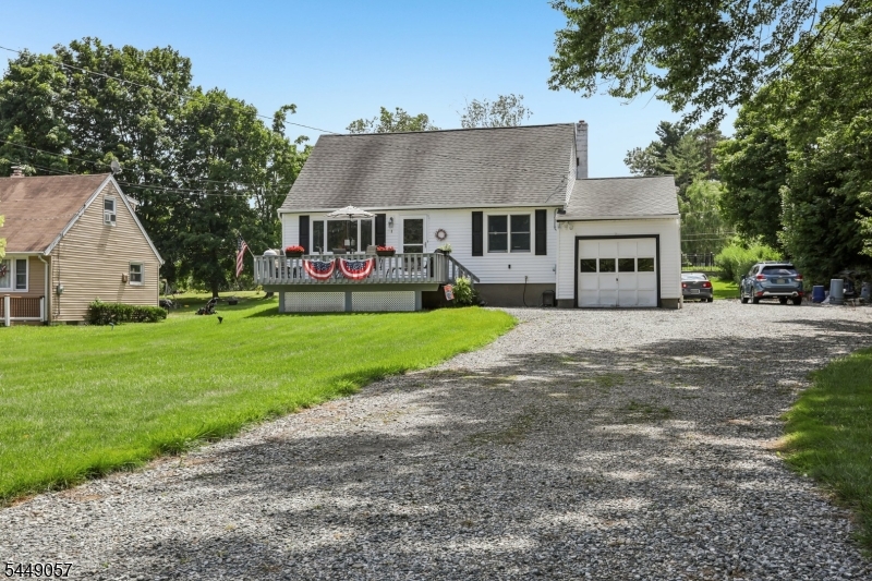 8 Windsor Rd Property Photo 3