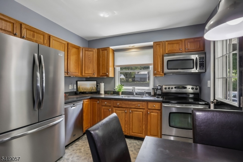 8 Windsor Rd Property Photo 11