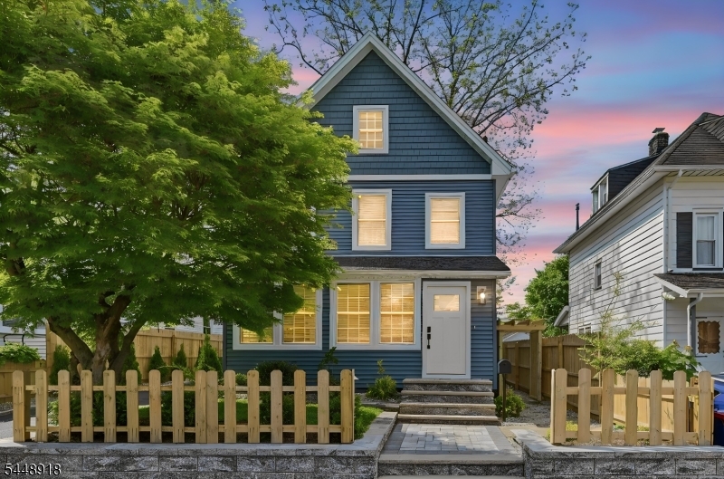 9 Morton St Property Photo 1