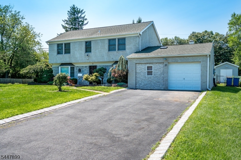 20 Tamarack Rd Property Photo 2