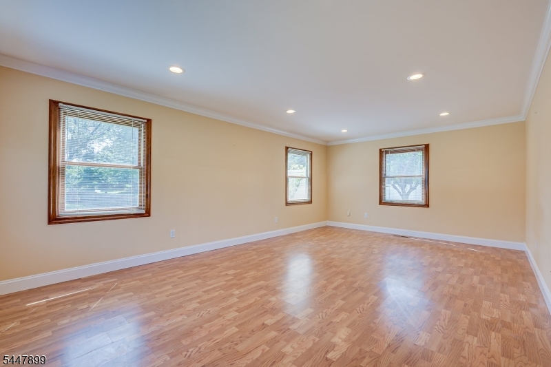20 Tamarack Rd Property Photo 6