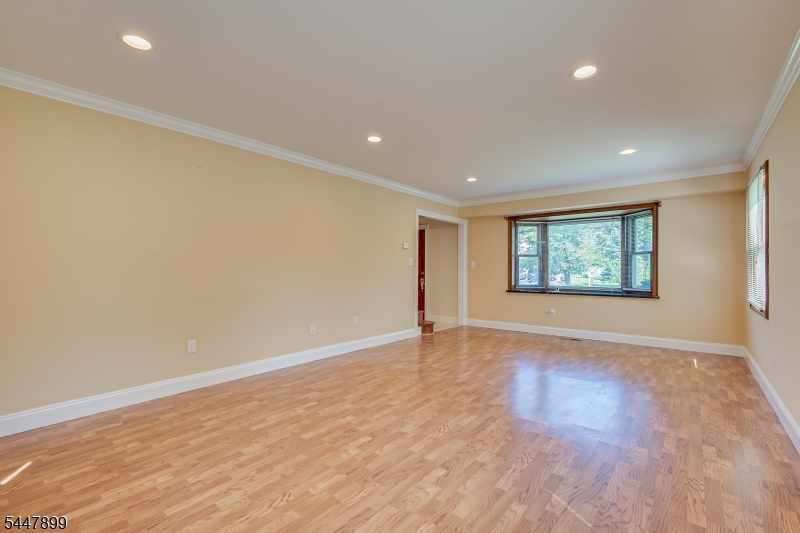 20 Tamarack Rd Property Photo 8