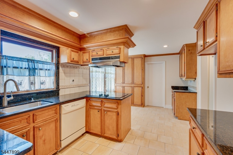 20 Tamarack Rd Property Photo 14