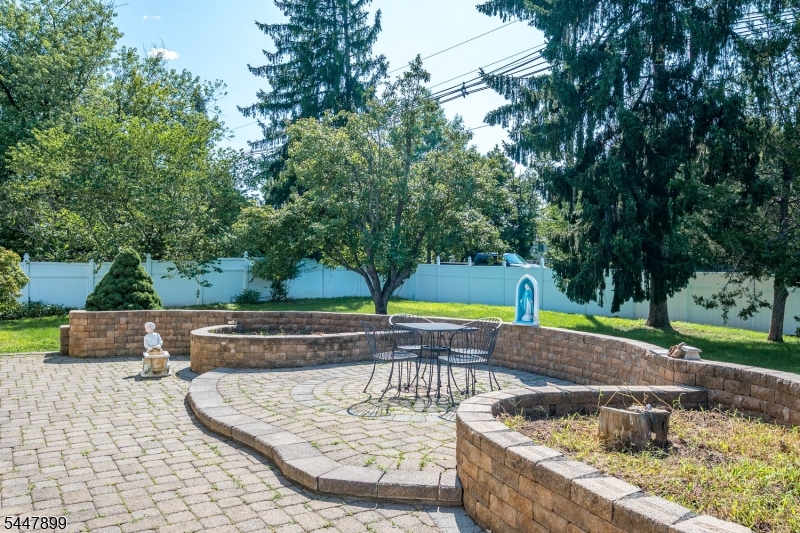 20 Tamarack Rd Property Photo 37
