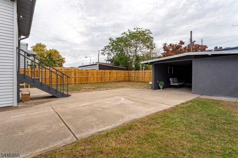 11 Edison St Property Photo 48