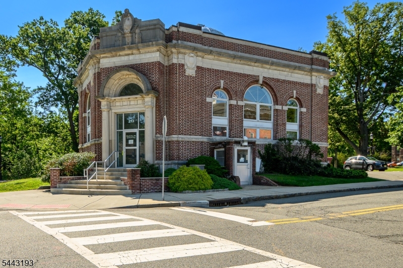 213 CHESTNUT STREET Property Photo 1