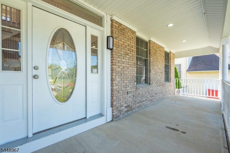 25 Park Pl Property Photo 3