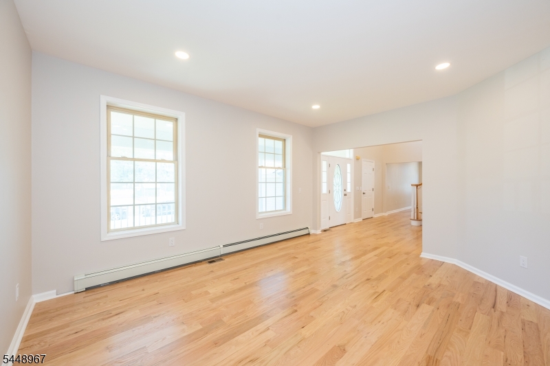 25 Park Pl Property Photo 6