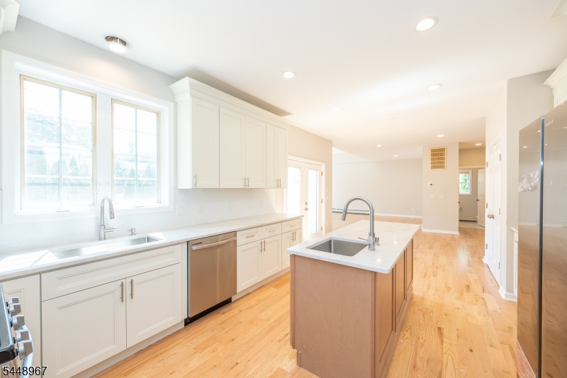 25 Park Pl Property Photo 12