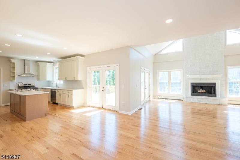 25 Park Pl Property Photo 16
