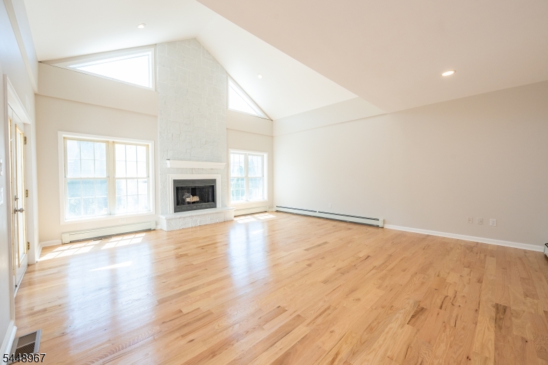 25 Park Pl Property Photo 18