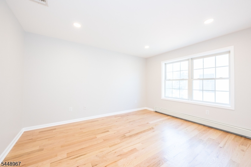25 Park Pl Property Photo 21