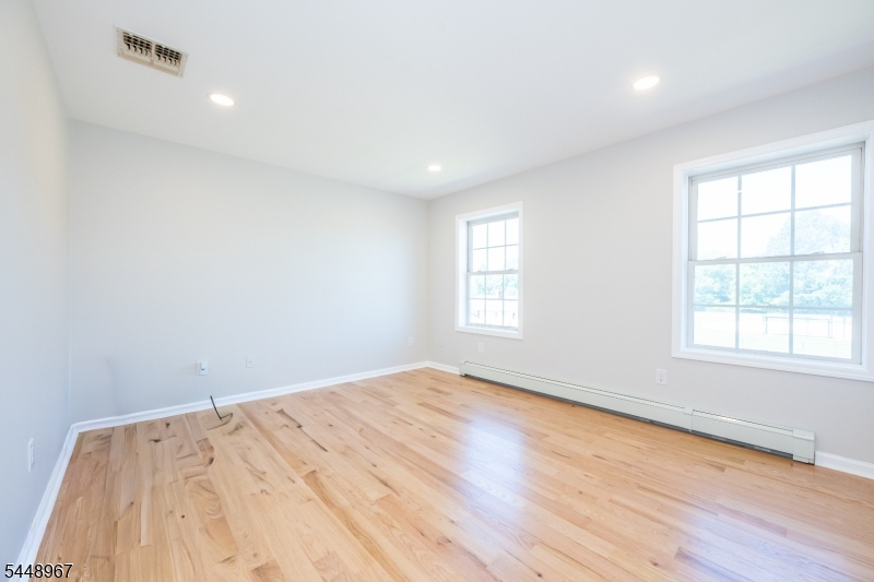 25 Park Pl Property Photo 23