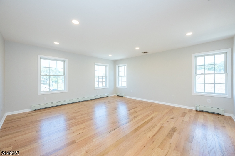 25 Park Pl Property Photo 27
