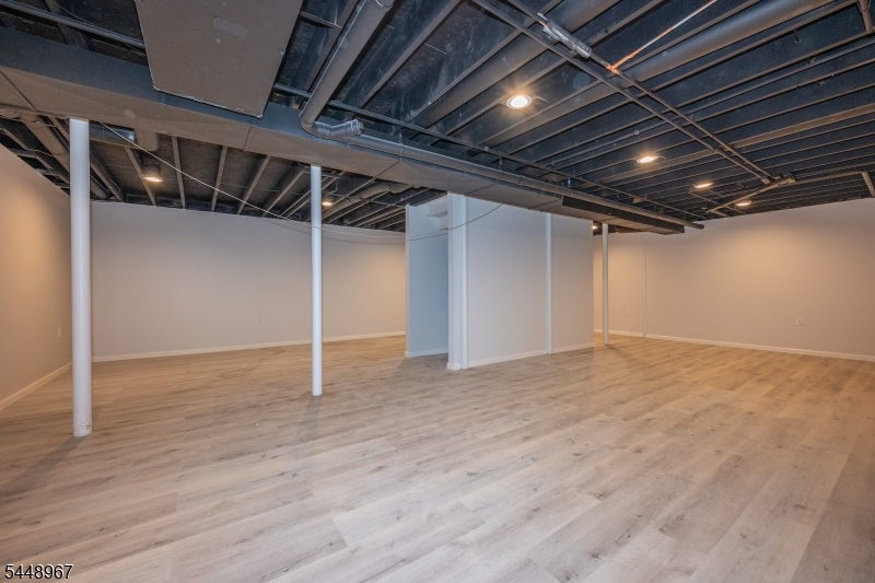 25 Park Pl Property Photo 37
