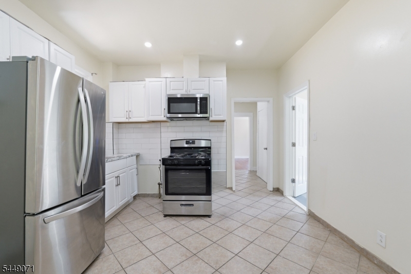 478 Summer Ave 2 Property Photo 1