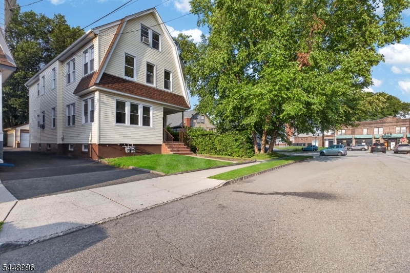 1 Hazel Ave Property Photo 2