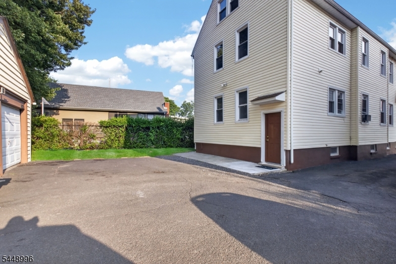 1 Hazel Ave Property Photo 5