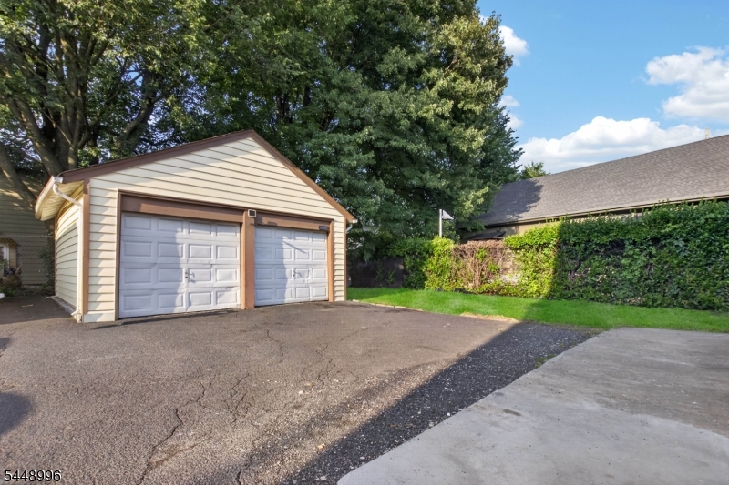 1 Hazel Ave Property Photo 6