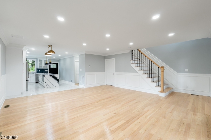 9 Hugenot St Property Photo 8