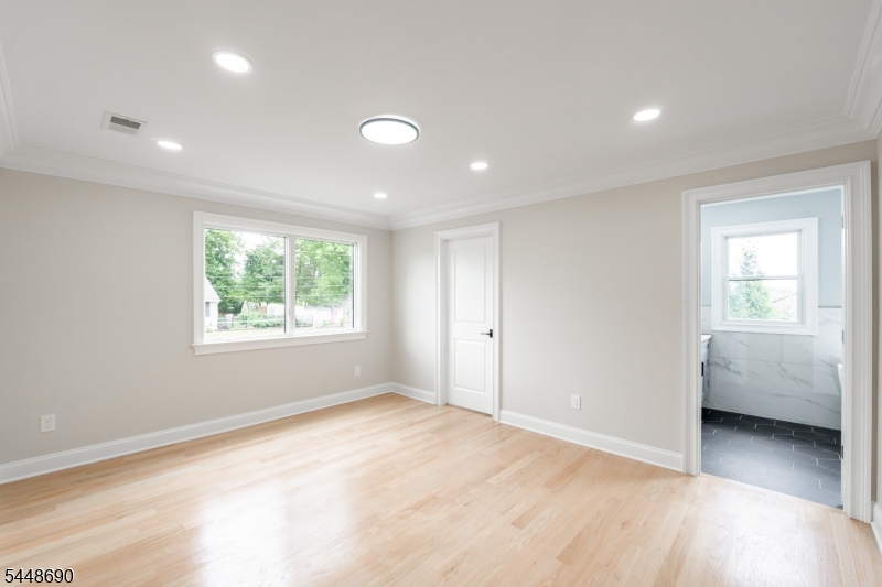 9 Hugenot St Property Photo 20