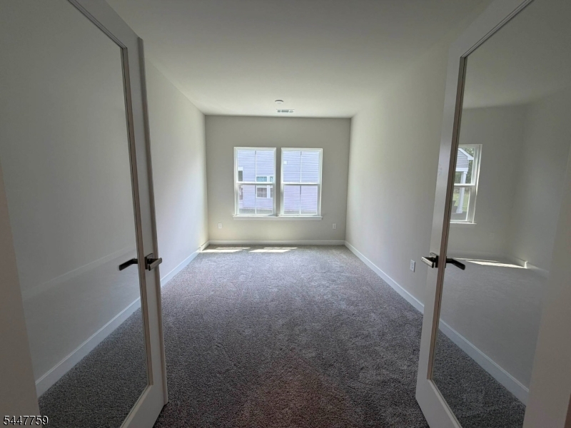 40 Thomas Knoll Blvd Property Photo 15
