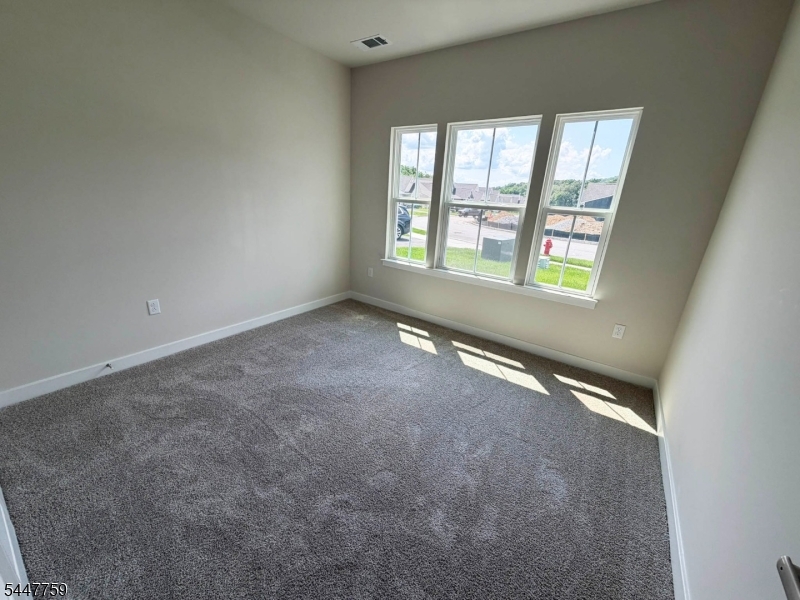 40 Thomas Knoll Blvd Property Photo 16