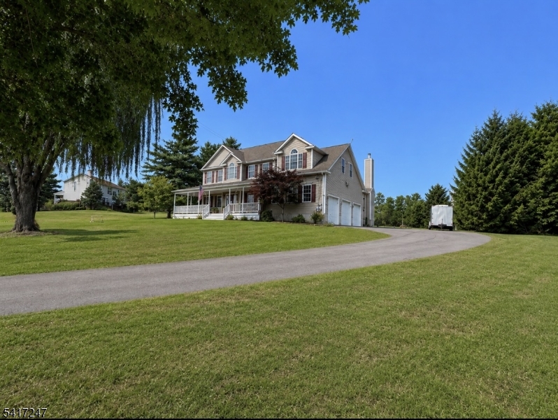57 Armstrong Rd Property Photo 5