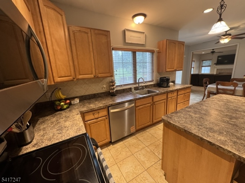 57 Armstrong Rd Property Photo 14
