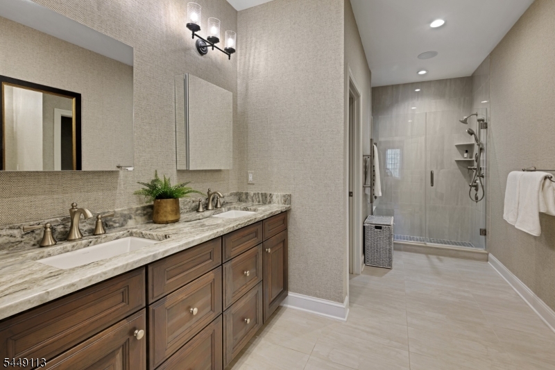 1 Oheka Pl Property Photo 13