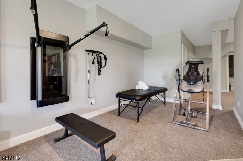 1 Oheka Pl Property Photo 25