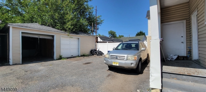78 Van Buren St Property Photo 4