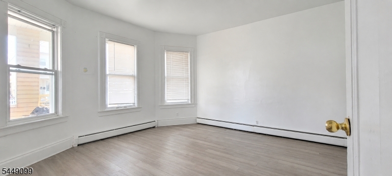 78 Van Buren St Property Photo 7