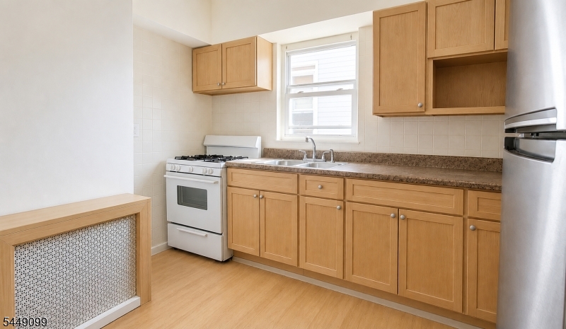 78 Van Buren St Property Photo 15