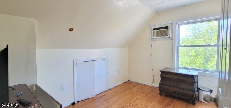 78 Van Buren St Property Photo 23